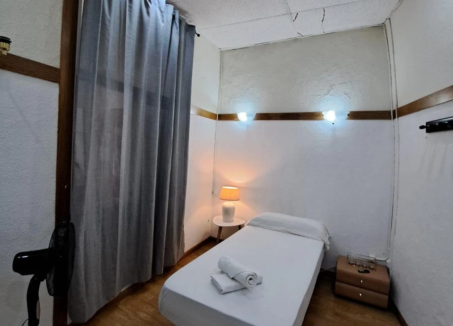 Guest house Habitacion Para Grupos Hasta 8 En Plena Rambla De Cataluna Barcelona