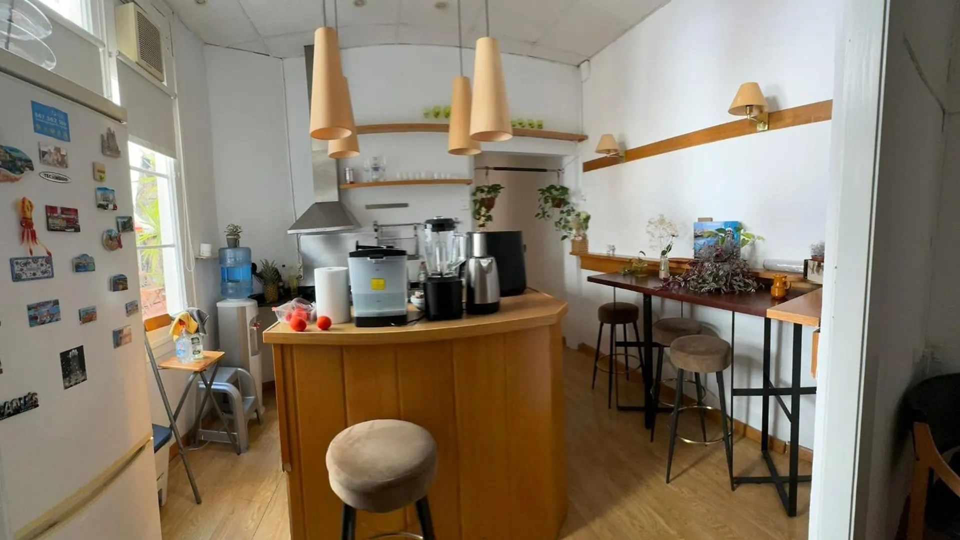 Guest house Habitacion Para Grupos Hasta 8 En Plena Rambla De Cataluna Barcelona